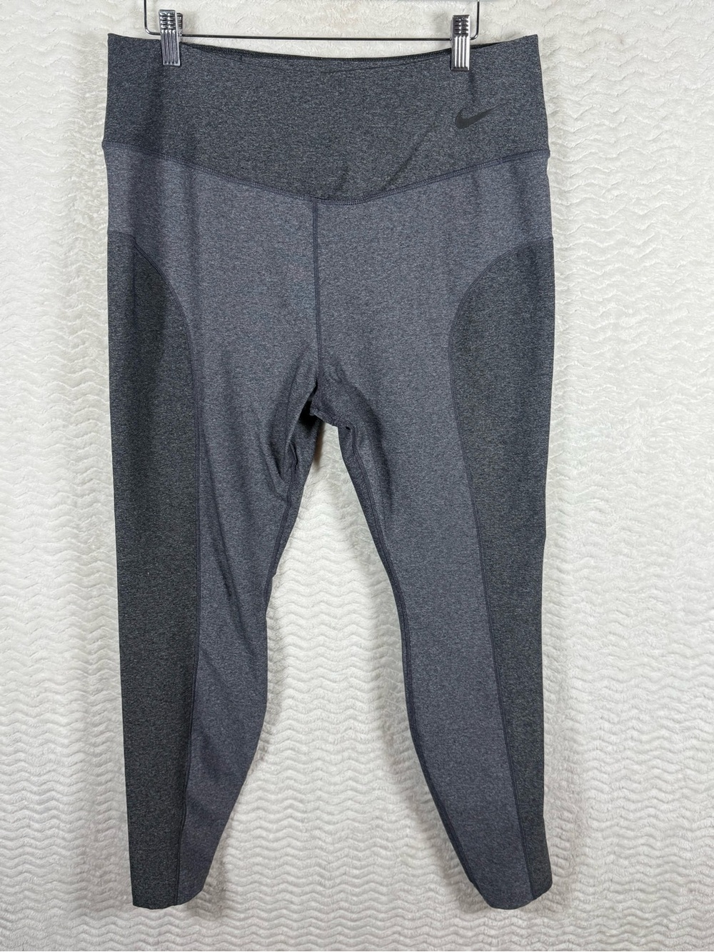 Nike Dri-FIT Power Studio Sculpt Hyper Training Leggings in a gray colorblock. 🔥